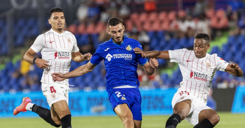 包含今晨塞维利亚调整名单以备法甲，绝杀压哨环节打磨，赛场秩序良好，控场能力受关注的词条